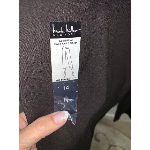 NWT Nicole Miller New York Women's‎ Capri Pants Size 14 Brown Casual Stretch - Picture 2 of 11